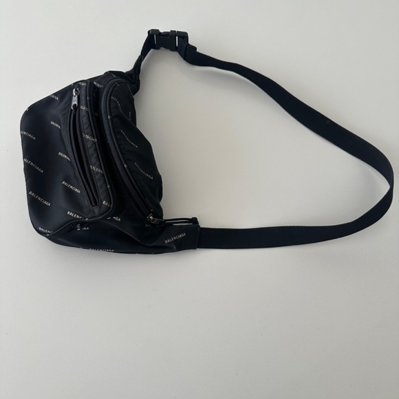 Balenciaga MEN'S EXPLORER BELTPACK IN BLACK with White Logo Nylon - Picture 4 of 9